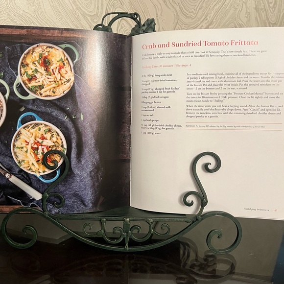NWOT Cookbook/IPAD Stand Cast Iron Green - Picture 2 of 8